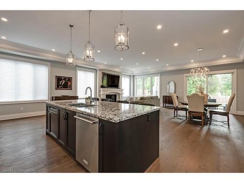 513 Woodview Road, Burlington, ON - Indoor Photo Showing Kitchen With Upgraded Kitchen