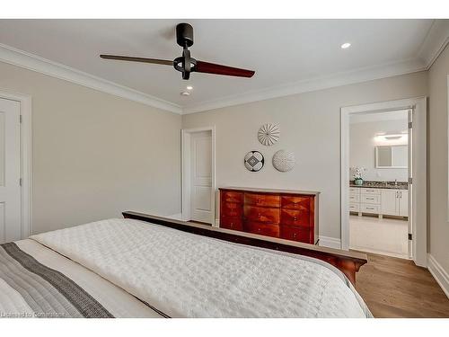 513 Woodview Road, Burlington, ON - Indoor Photo Showing Bedroom