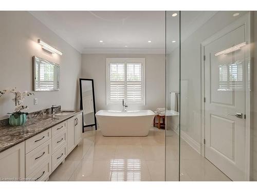 513 Woodview Road, Burlington, ON - Indoor Photo Showing Bathroom