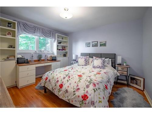 16 Camrose Drive, Brantford, ON - Indoor Photo Showing Bedroom