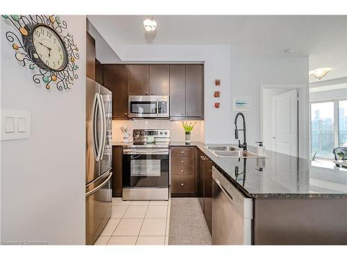 3004-60 Absolute Avenue, Mississauga, ON - Indoor Photo Showing Kitchen With Double Sink