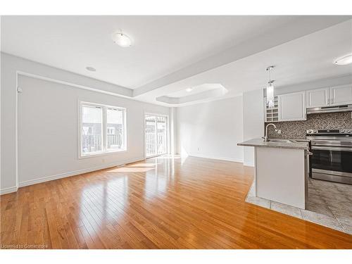 416 Dicenzo Drive, Hamilton, ON - Indoor Photo Showing Kitchen