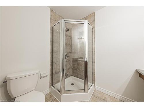 416 Dicenzo Drive, Hamilton, ON - Indoor Photo Showing Bathroom