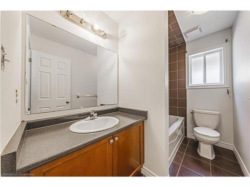 416 Dicenzo Drive, Hamilton, ON - Indoor Photo Showing Bathroom