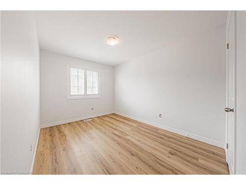 416 Dicenzo Drive, Hamilton, ON - Indoor Photo Showing Other Room