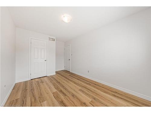 416 Dicenzo Drive, Hamilton, ON - Indoor Photo Showing Other Room