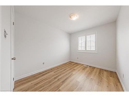 416 Dicenzo Drive, Hamilton, ON - Indoor Photo Showing Other Room