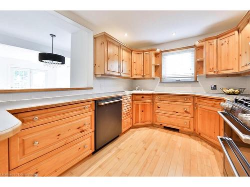 82 King Street, Milton, ON - Indoor Photo Showing Kitchen