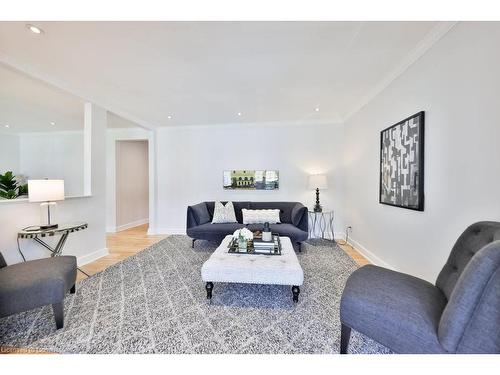 82 King Street, Milton, ON - Indoor Photo Showing Living Room