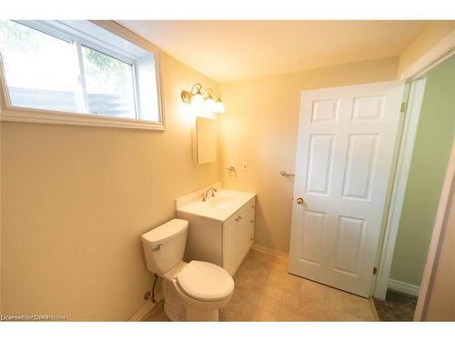 24-638 Wharncliffe Road S, London, ON - Indoor Photo Showing Bathroom