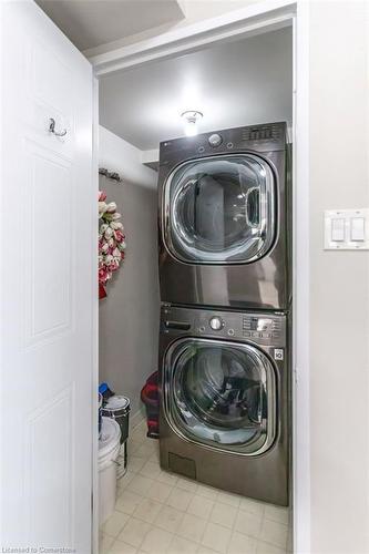 508-25 Fairview Road W, Mississauga, ON - Indoor Photo Showing Laundry Room