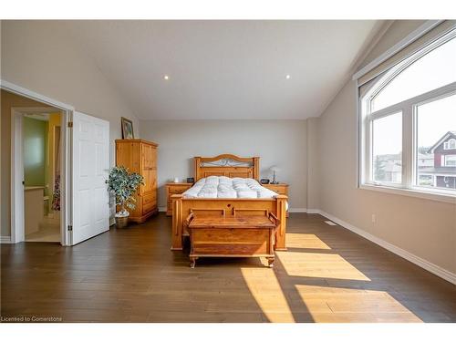 9 Vidal Court, Grimsby, ON - Indoor Photo Showing Bedroom