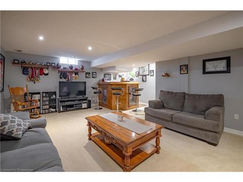 9 Vidal Court, Grimsby, ON - Indoor