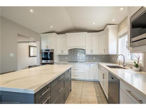 9 Vidal Court, Grimsby, ON - Indoor Photo Showing Kitchen