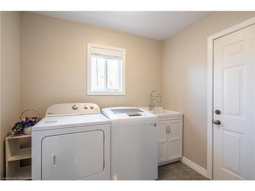 9 Vidal Court, Grimsby, ON - Indoor Photo Showing Laundry Room