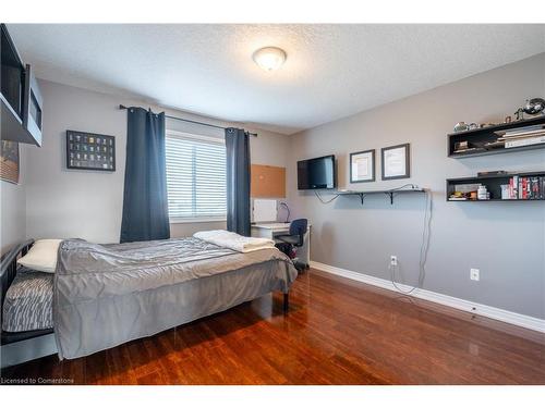 9 Vidal Court, Grimsby, ON - Indoor Photo Showing Bedroom