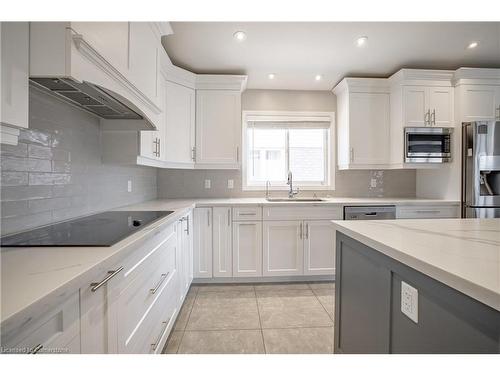 9 Vidal Court, Grimsby, ON - Indoor Photo Showing Kitchen