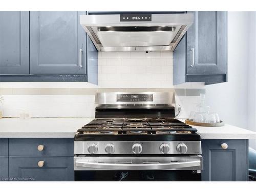 29 St Matthews Avenue, Hamilton, ON - Indoor Photo Showing Kitchen