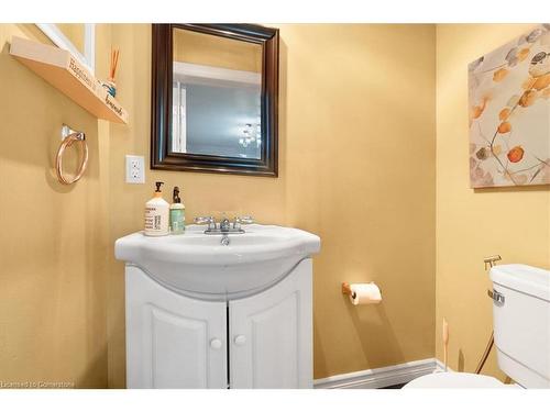 29 St Matthews Avenue, Hamilton, ON - Indoor Photo Showing Bathroom