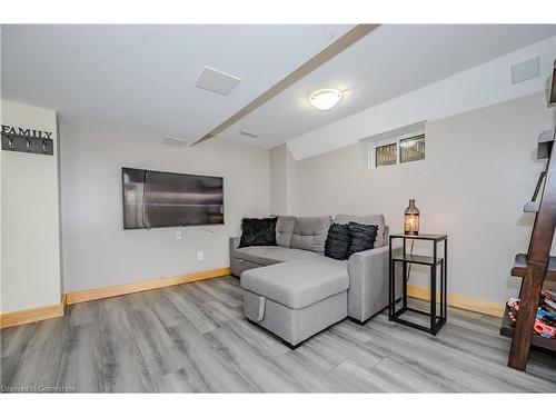 54 Gretna Drive, Brampton, ON - Indoor Photo Showing Living Room