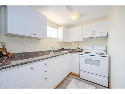 54 Gretna Drive, Brampton, ON - Indoor Photo Showing Kitchen