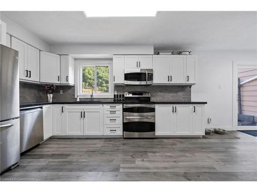 2-2185 Fairchild Boulevard, Burlington, ON - Indoor Photo Showing Kitchen