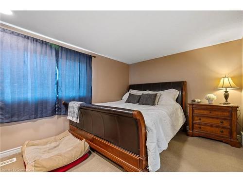 2-2185 Fairchild Boulevard, Burlington, ON - Indoor Photo Showing Bedroom