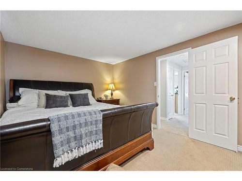 2-2185 Fairchild Boulevard, Burlington, ON - Indoor Photo Showing Bedroom