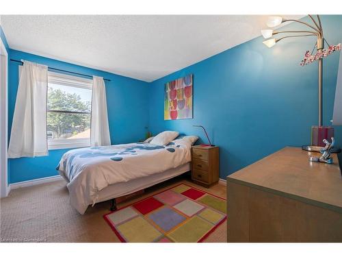 2-2185 Fairchild Boulevard, Burlington, ON - Indoor Photo Showing Bedroom