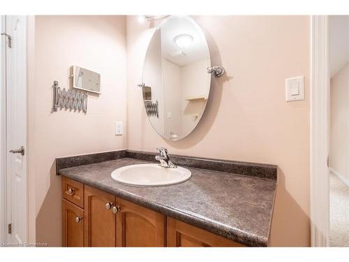 50 Grovetree Trail, Hamilton, ON - Indoor Photo Showing Bathroom