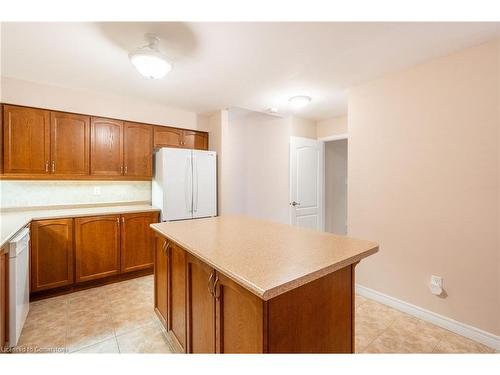 50 Grovetree Trail, Hamilton, ON - Indoor Photo Showing Kitchen