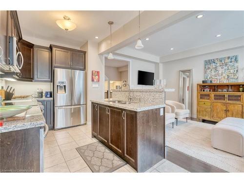 106 Summerberry Way, Hamilton, ON - Indoor Photo Showing Kitchen With Double Sink