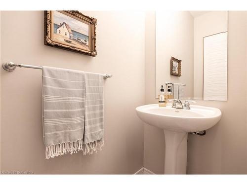 106 Summerberry Way, Hamilton, ON - Indoor Photo Showing Bathroom