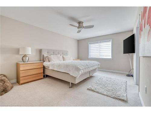 106 Summerberry Way, Hamilton, ON - Indoor Photo Showing Bedroom