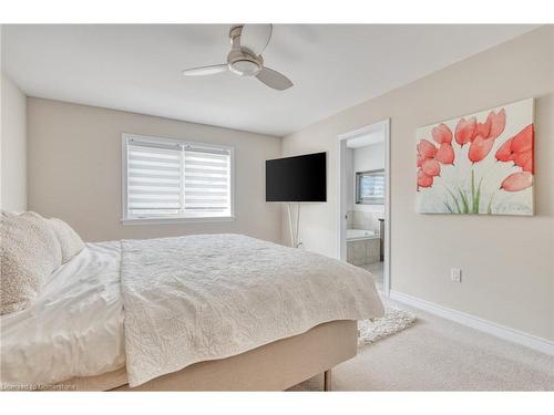 106 Summerberry Way, Hamilton, ON - Indoor Photo Showing Bedroom