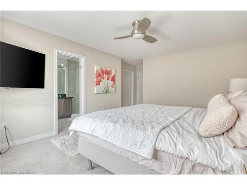 106 Summerberry Way, Hamilton, ON - Indoor Photo Showing Bedroom