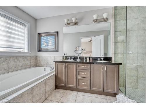 106 Summerberry Way, Hamilton, ON - Indoor Photo Showing Bathroom