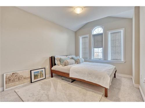 106 Summerberry Way, Hamilton, ON - Indoor Photo Showing Bedroom