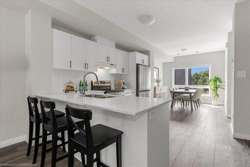 22-720 Grey Street, Brantford, ON - Indoor Photo Showing Kitchen With Double Sink With Upgraded Kitchen