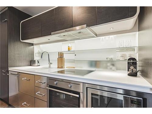 605-45 Charles Street E, Toronto, ON - Indoor Photo Showing Kitchen