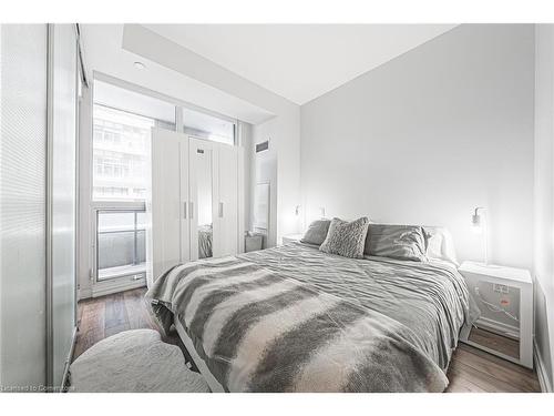 605-45 Charles Street E, Toronto, ON - Indoor Photo Showing Bedroom