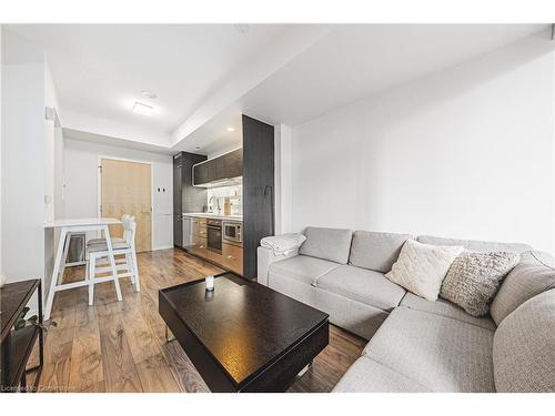 605-45 Charles Street E, Toronto, ON - Indoor Photo Showing Living Room