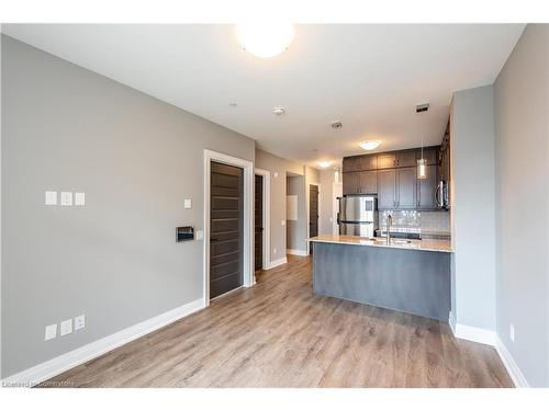 303-50 Kaitting Trail, Oakville, ON - Indoor Photo Showing Kitchen