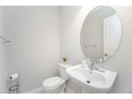 39 Bayonne Drive, Stoney Creek, ON - Indoor Photo Showing Bathroom