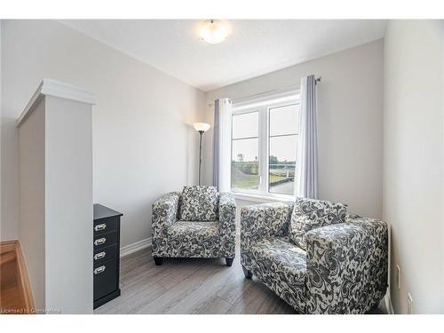 39 Bayonne Drive, Stoney Creek, ON - Indoor Photo Showing Bedroom