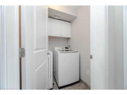 39 Bayonne Drive, Stoney Creek, ON - Indoor Photo Showing Laundry Room