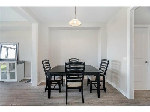 39 Bayonne Drive, Stoney Creek, ON - Indoor Photo Showing Dining Room