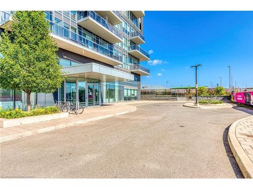 1107-2093 Fairview Street, Burlington, ON - Outdoor With Balcony