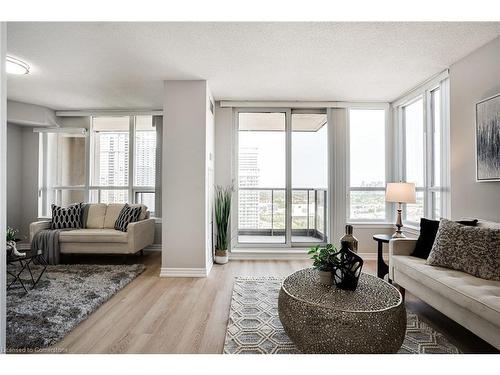 2308-4090 Living Arts Drive, Mississauga, ON - Indoor Photo Showing Living Room