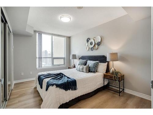 2308-4090 Living Arts Drive, Mississauga, ON - Indoor Photo Showing Bedroom